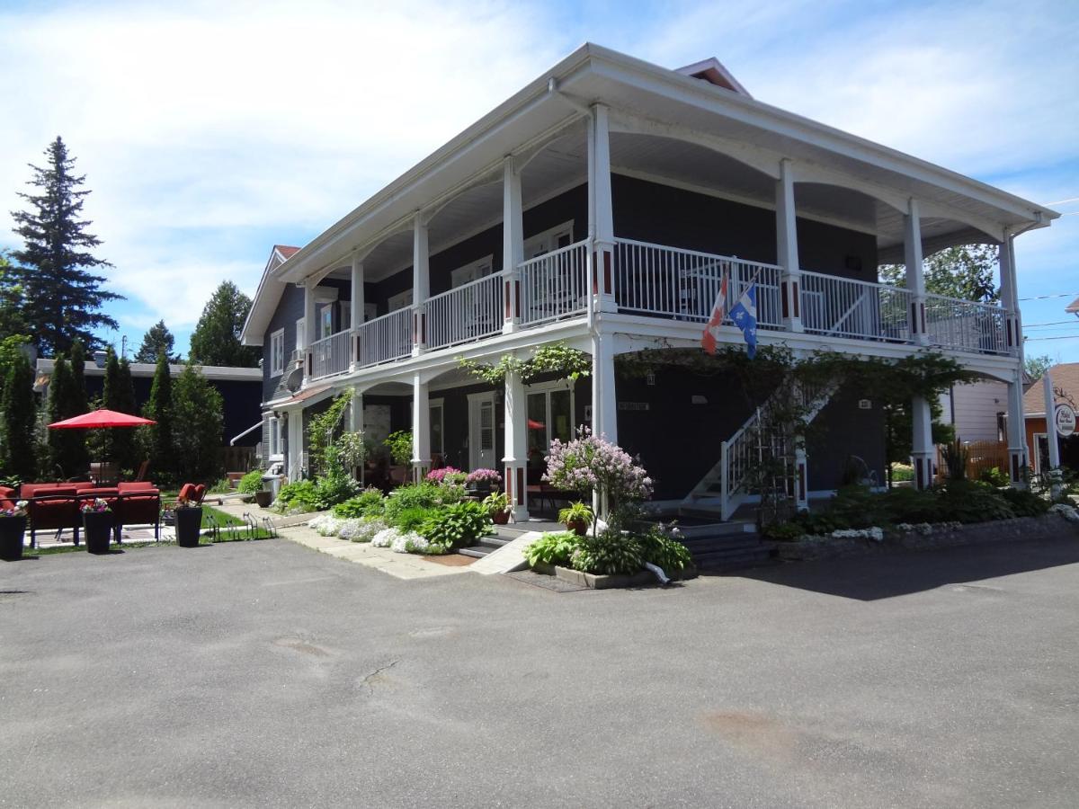 Hotel Saint-Donat Bagian luar foto